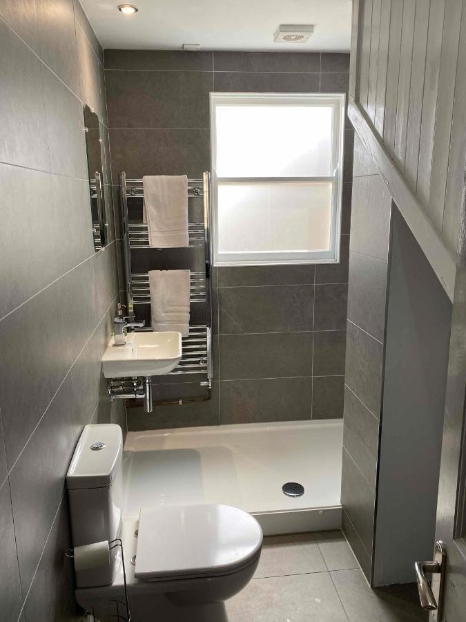 Bath Roof Terrace Apartment, City Centre, Sleeps Up To 8 エクステリア 写真