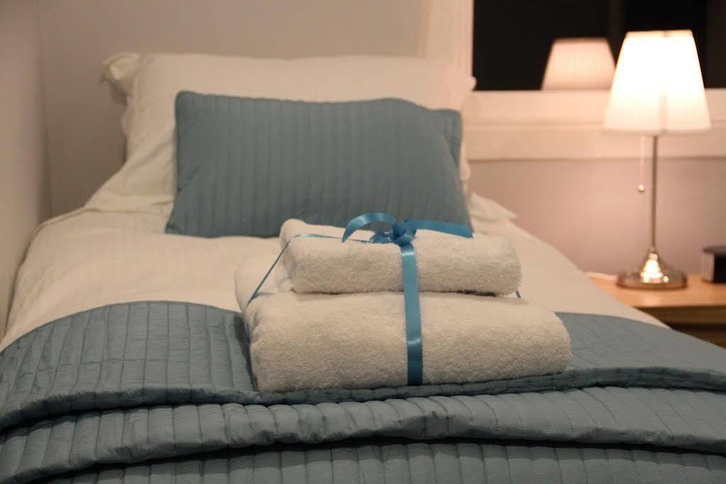 Bath Roof Terrace Apartment, City Centre, Sleeps Up To 8 エクステリア 写真